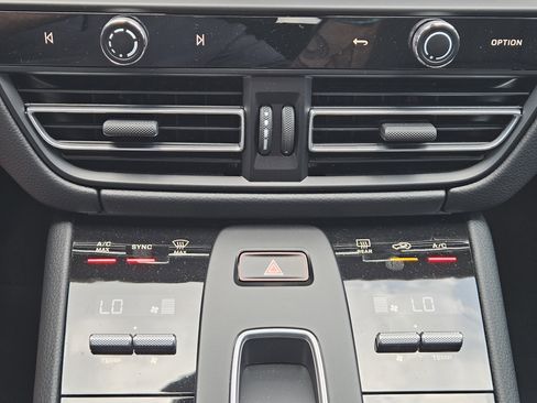 Certified 2026 Porsche Macan GTS image 19