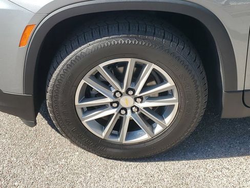 Used 2023 Chevrolet Traverse LT image 11