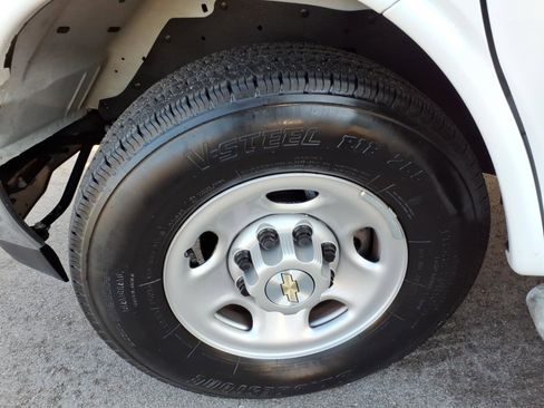 Used 2024 Chevrolet Express 2500 2500 w/ Driver Convenience Package image 9