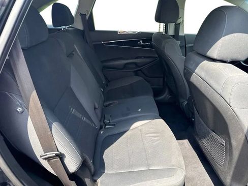 Used 2020 Kia Sorento S FWD image 31