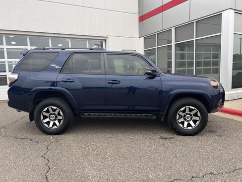 Used 2020 Toyota 4Runner TRD Off-Road Premium AWD/4WD image 7