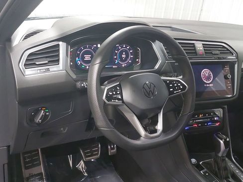 Used 2022 Volkswagen Tiguan SEL R-Line image 16