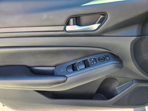 Used 2022 Nissan Altima 2.5 S image 22