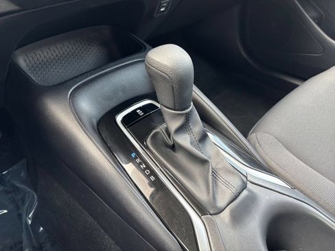Used 2025 Toyota Corolla LE FWD image 37