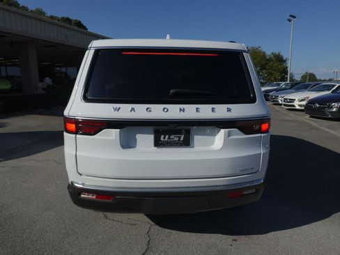 Used 2022 Jeep Wagoneer Series III w/ Flexible Seating Group RWD image 3