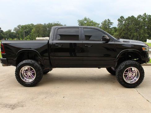 Used 2019 RAM 1500 Laramie w/ Sport Appearance Package AWD/4WD image 17