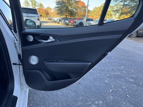 Used 2018 Kia Stinger Premium image 12