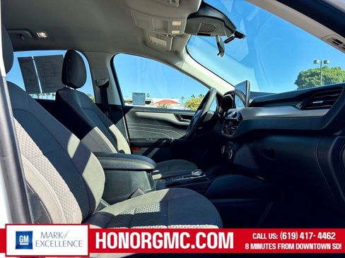 Used 2022 Ford Escape SE FWD image 18