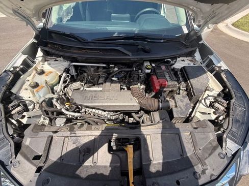 Used 2024 Nissan Rogue S AWD/4WD image 15