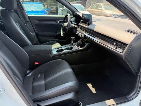 Used 2024 Honda Civic Sport image 11