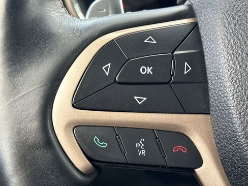 Used 2016 Jeep Grand Cherokee Overland w/ Advanced Technology Group image 30