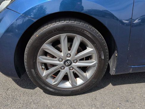 Used 2016 Hyundai Elantra SE w/ Option Group 02 FWD image 14