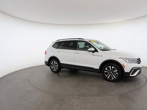Used 2021 Volkswagen Tiguan SE R-Line image 25