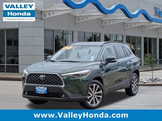 Used 2024 Toyota Corolla Cross XLE w/ Convenience Package AWD/4WD video 1