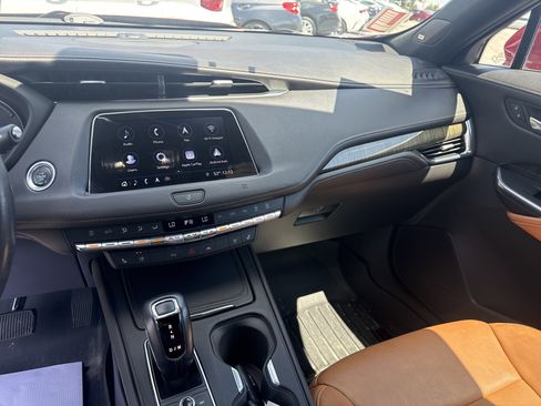 Used 2019 Cadillac XT4 Premium Luxury AWD/4WD image 15