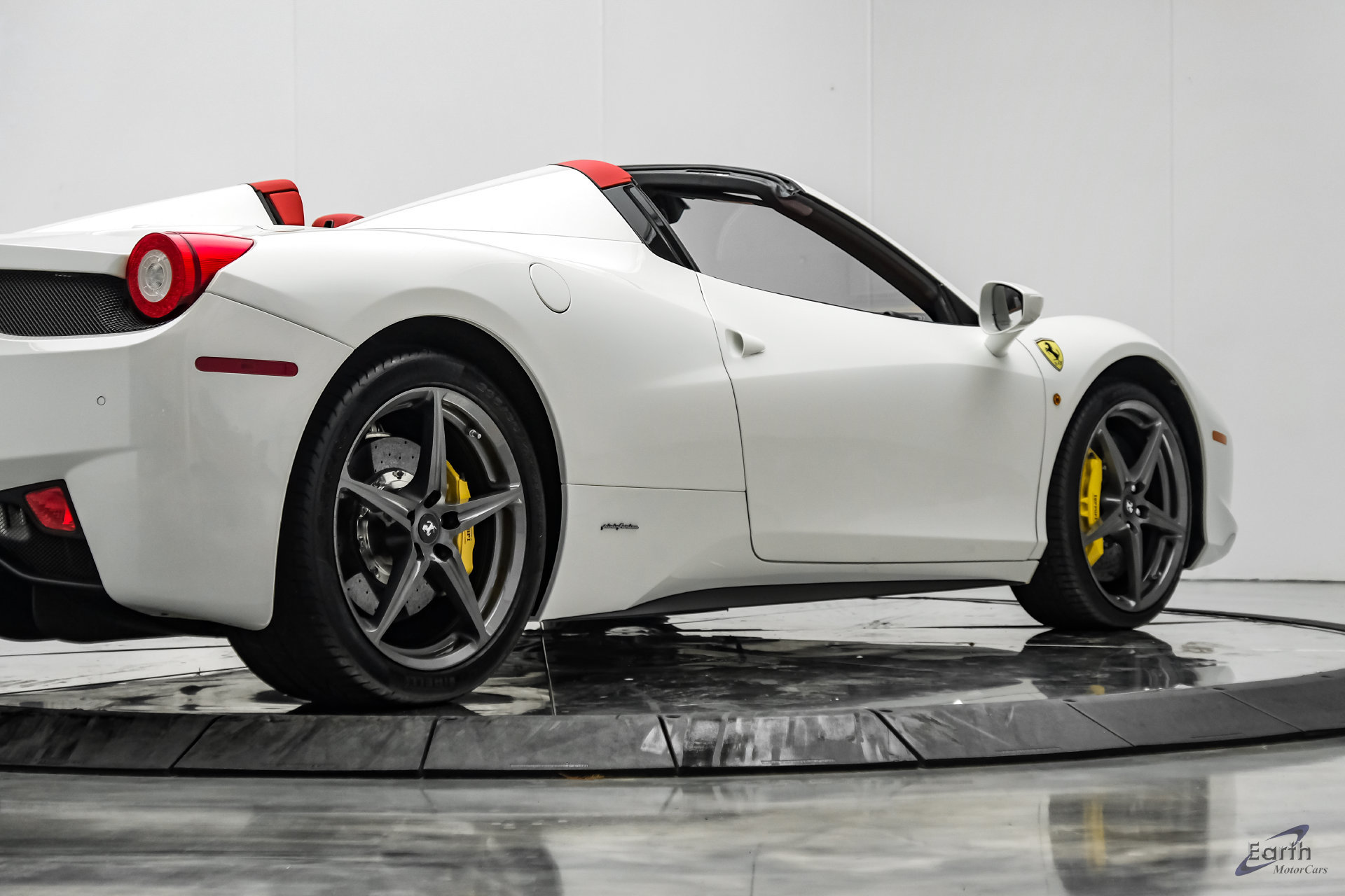 Used 2015 Ferrari 458 Spider RWD image 26