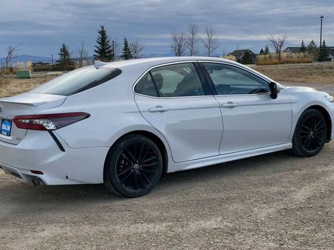 Used 2023 Toyota Camry XSE image 8