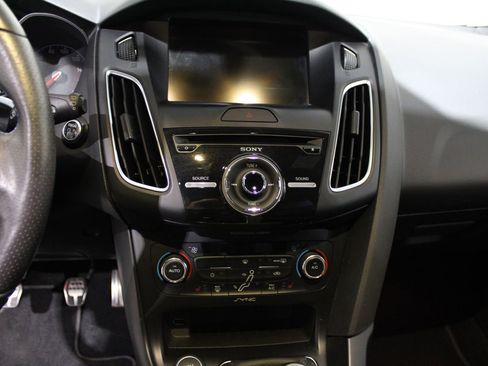 Used 2017 Ford Focus RS image 27