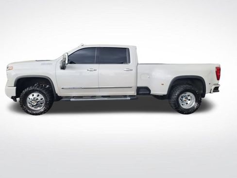 Used 2024 Chevrolet Silverado 3500 High Country w/ High Country Premium Package AWD/4WD image 2
