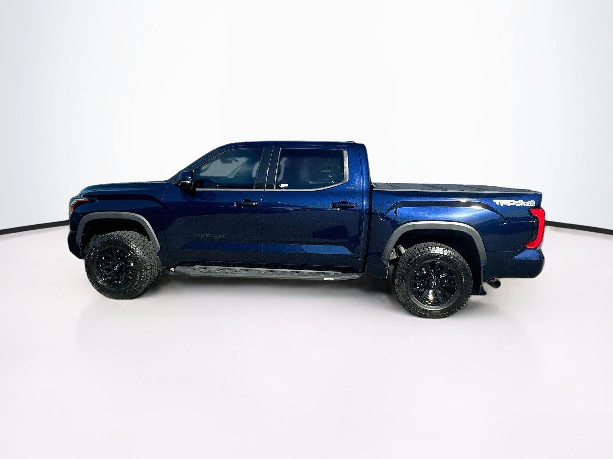Used 2022 Toyota Tundra SR5 w/ TRD Off-Road Premium Package AWD/4WD image 4