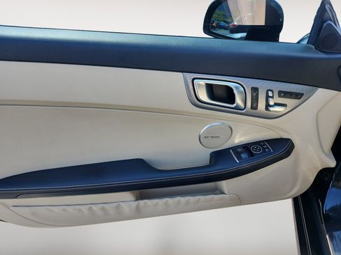 Used 2018 Mercedes-Benz SLC 300 image 15