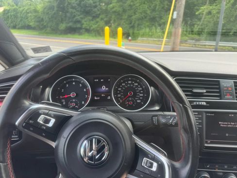 Used 2016 Volkswagen GTI S FWD image 13