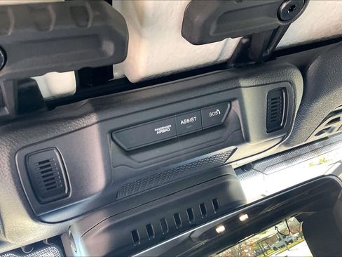 Used 2024 Jeep Wrangler Unlimited Rubicon w/ Technology Group image 30