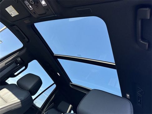 Used 2025 Chevrolet Tahoe RST w/ Advanced Technology Package image 19