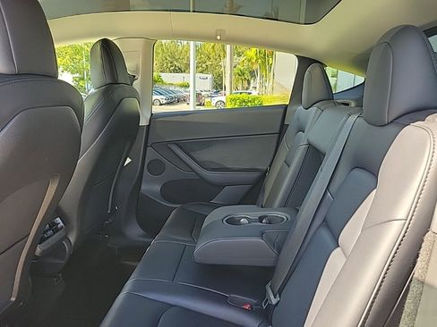 Used 2023 Tesla Model Y Long Range image 8