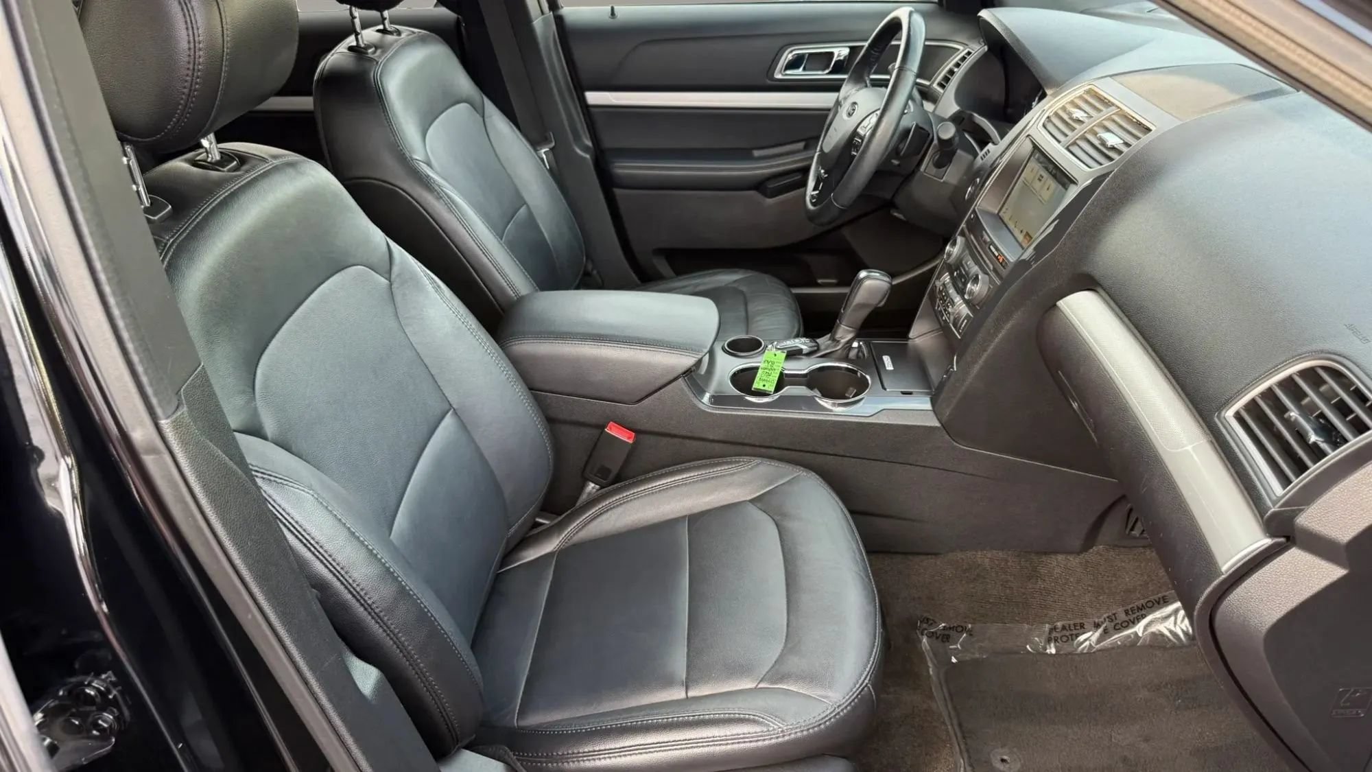 Used 2017 Ford Explorer XLT w/ Equipment Group 202A FWD image 40
