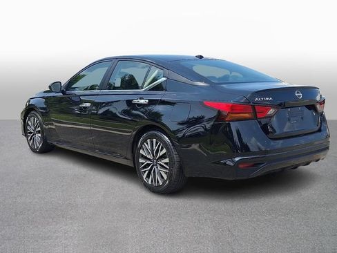 Used 2024 Nissan Altima 2.5 SV FWD image 6