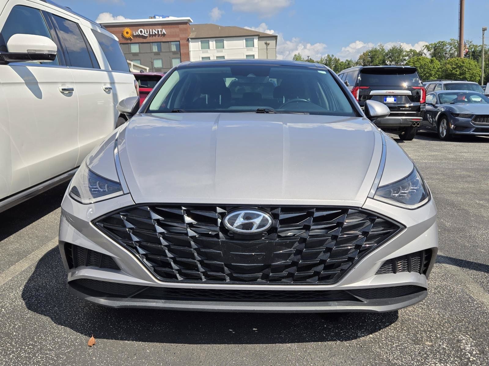 Used 2023 Hyundai Sonata SEL w/ Convenience Package FWD image 2
