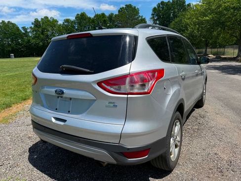 Used 2016 Ford Escape SE w/ Equipment Group 201A AWD/4WD image 4
