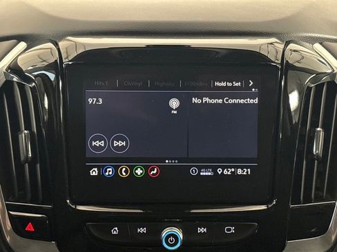 Used 2021 Chevrolet Traverse LT image 23