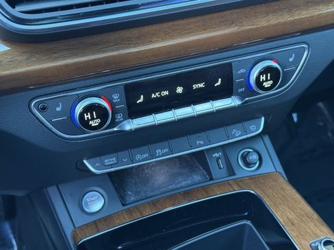 Used 2022 Audi Q5 2.0T Premium w/ Convenience Package image 35