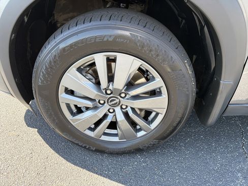 Used 2024 Nissan Pathfinder S AWD/4WD image 11