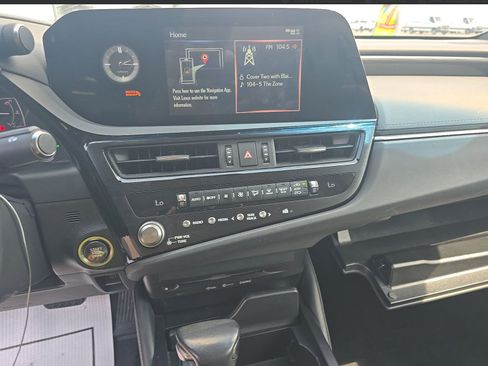 Used 2022 Lexus ES 350 w/ Accessory Package FWD image 11