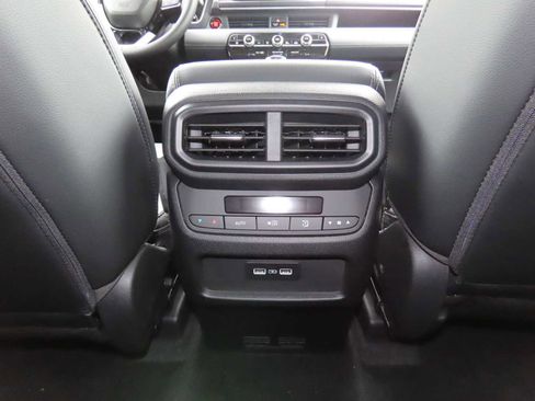 New 2025 Honda Pilot Touring image 25