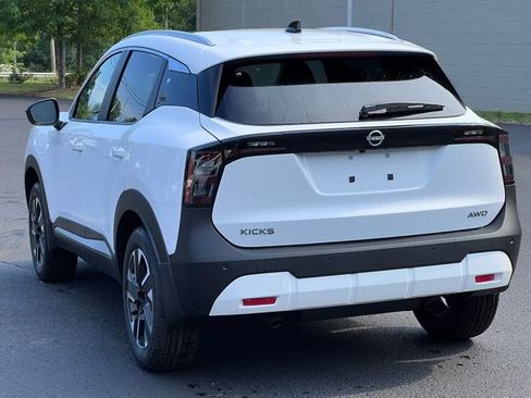 New 2026 Nissan Kicks SV w/ SV Premium Package AWD/4WD image 8