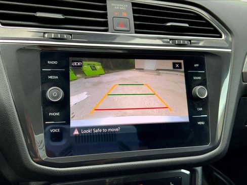 Used 2023 Volkswagen Tiguan SE image 22