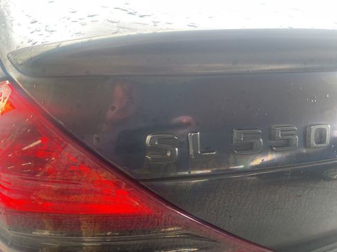 Used 2011 Mercedes-Benz SL 550 image 8