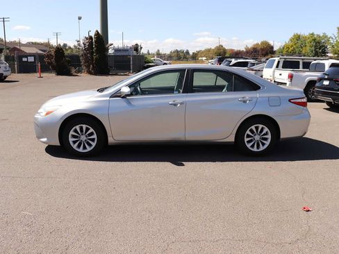 Certified 2016 Toyota Camry LE FWD image 8