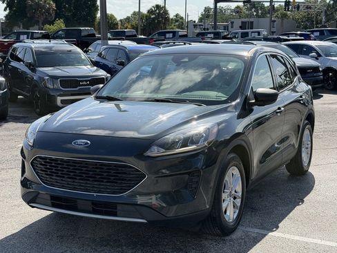 Used 2022 Ford Escape SE w/ Convenience Package FWD image 9