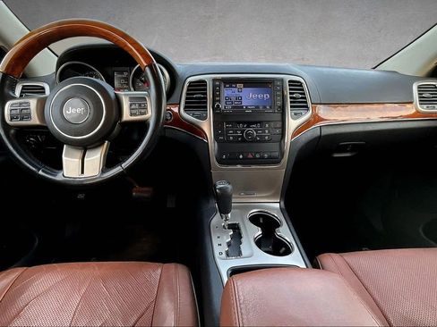 Used 2013 Jeep Grand Cherokee Overland image 8