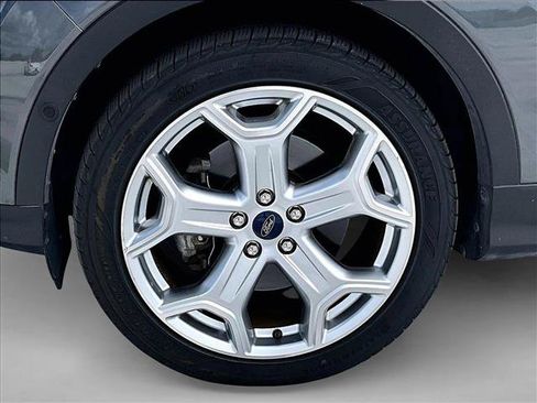 Used 2019 Ford Escape Titanium FWD image 10