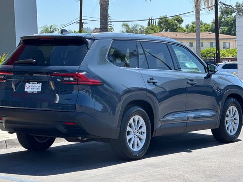 Certified 2025 Toyota Grand Highlander FWD image 5