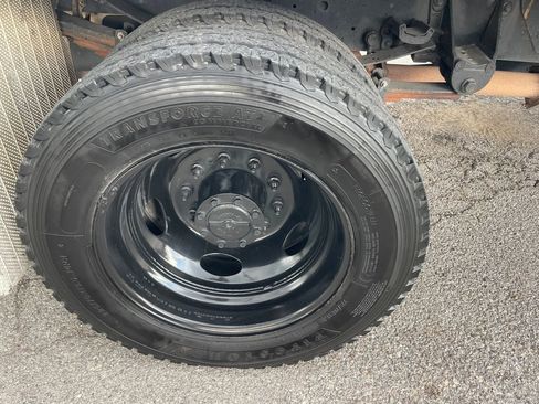 Used 2017 Ford F550 2WD Regular Cab Super Duty image 8