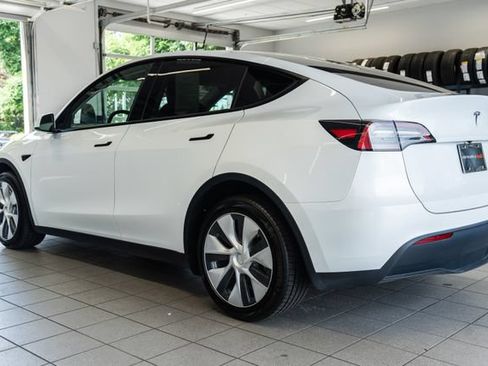 Used 2023 Tesla Model Y Long Range AWD/4WD image 4