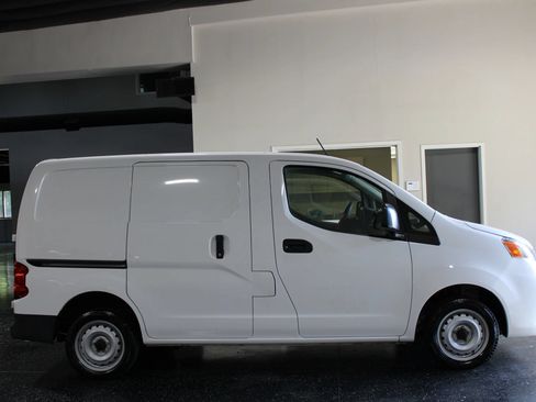 Used 2019 Nissan NV200 S w/ Cruise Control Package FWD image 2