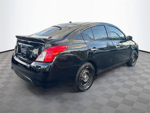 Used 2019 Nissan Versa SV image 6